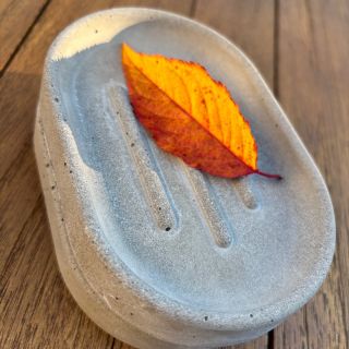 ...mýdlenka...vbetonu😍 #beton #concretedesign #soapholder #bathrooms #hygiena #betonova